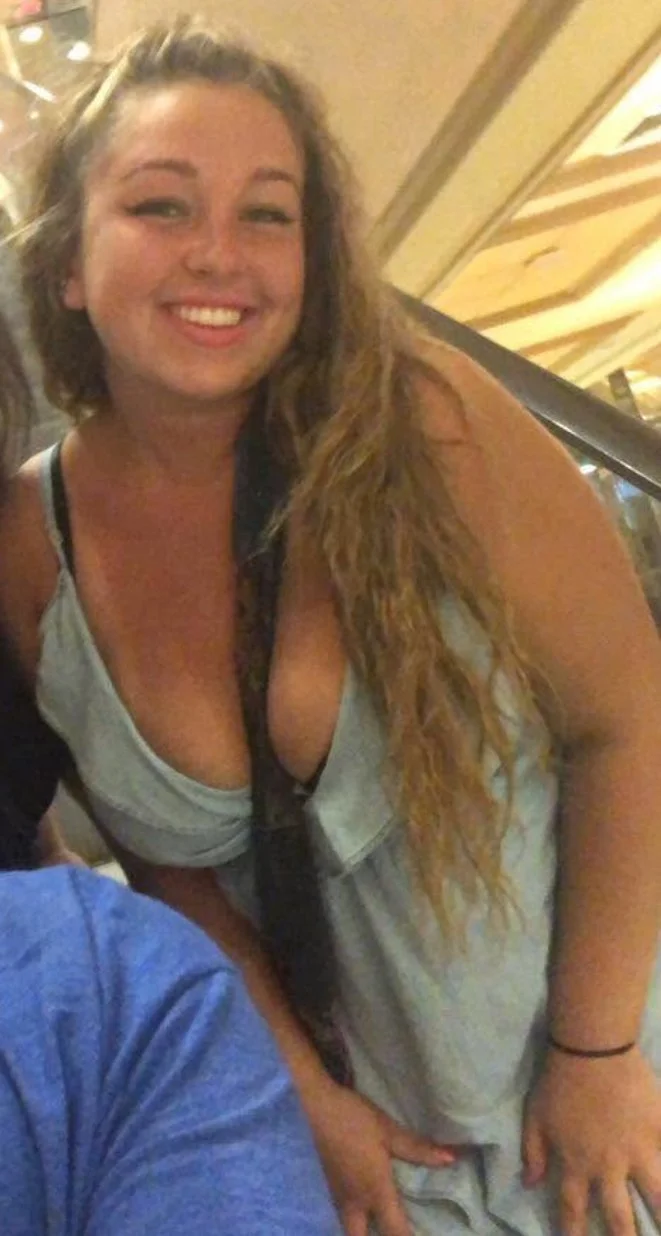 Fat IRL Teen Nicole image 10