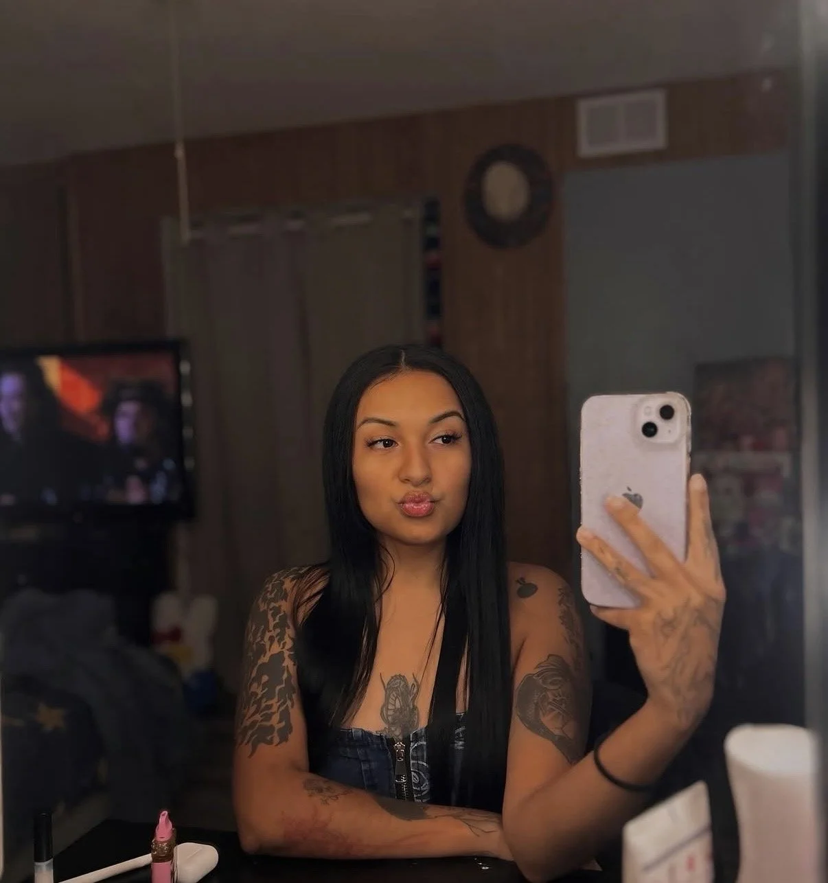 Illinois hoe monica, who got her old onlyfans content? image 5
