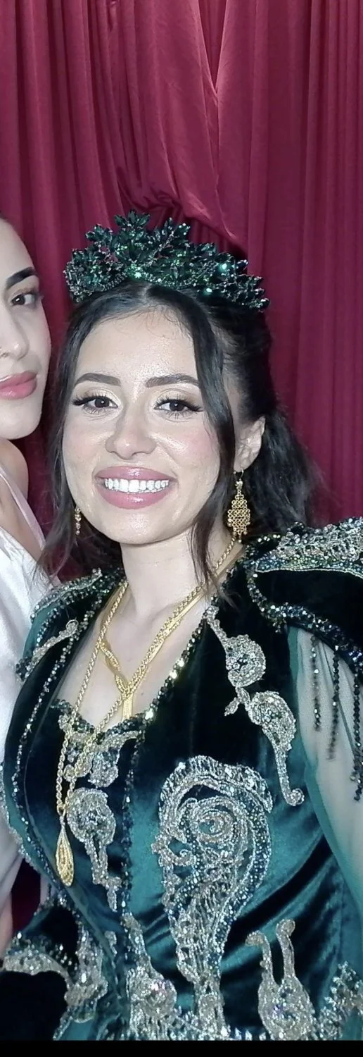 Pretty face main image