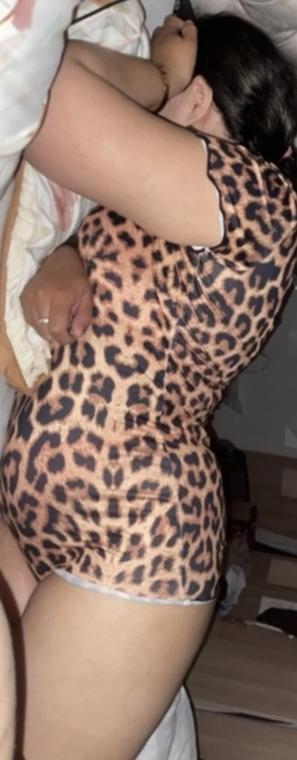 dutch arab hijab slut cheats image 4