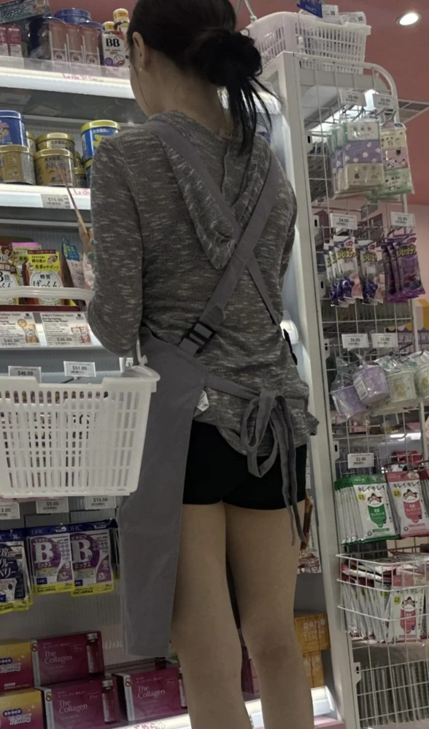 creeping on a breedable asian cutie image 2