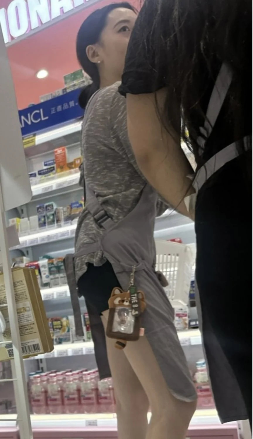 creeping on a breedable asian cutie image 3
