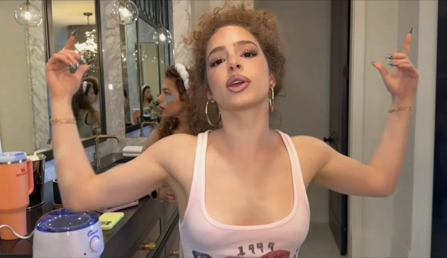 Kalogeras Sisters New Video image 3