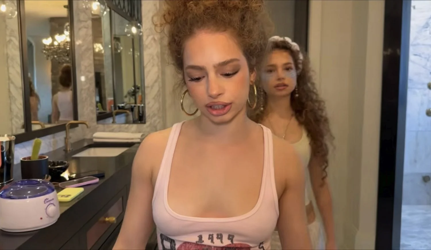 Kalogeras Sisters New Video image 9