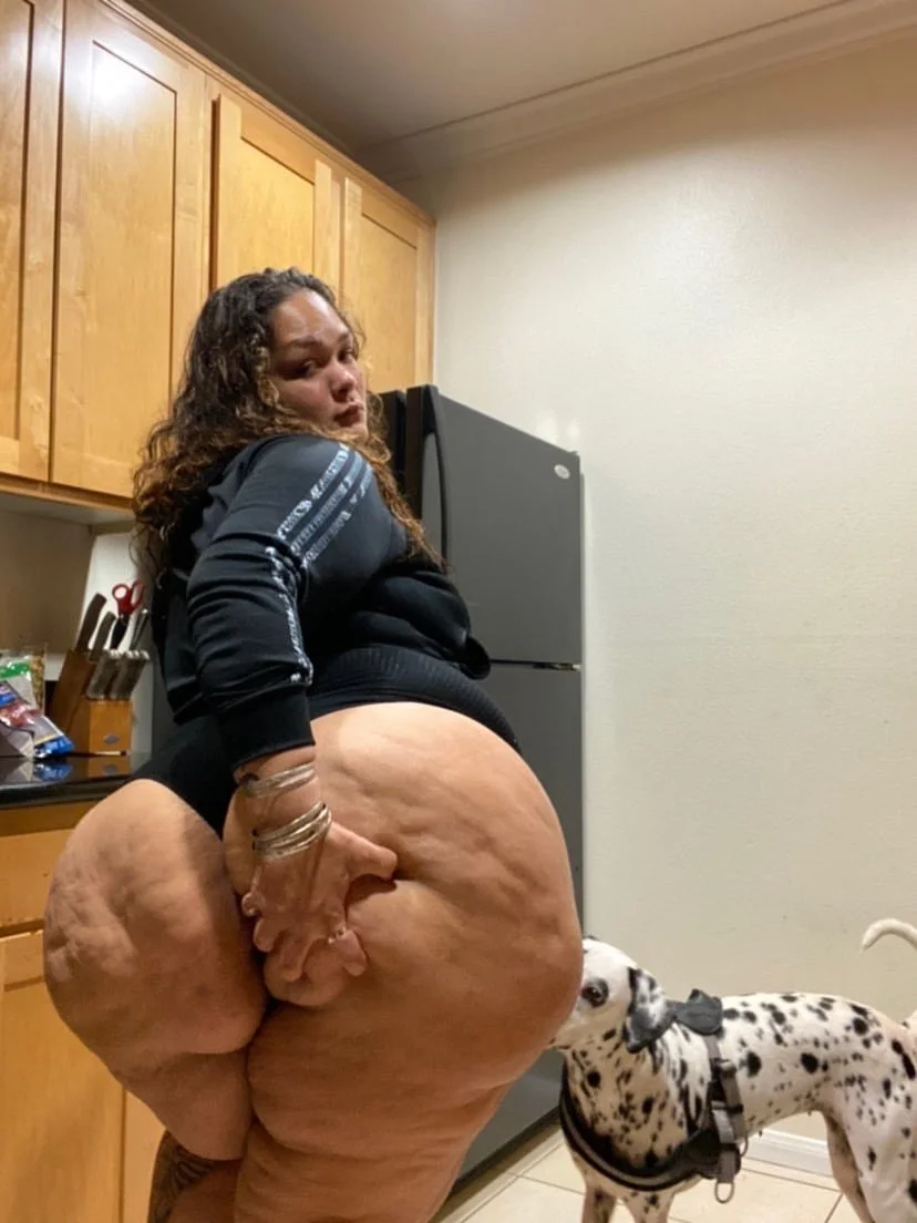 Latina SSBBW Goddess image 14