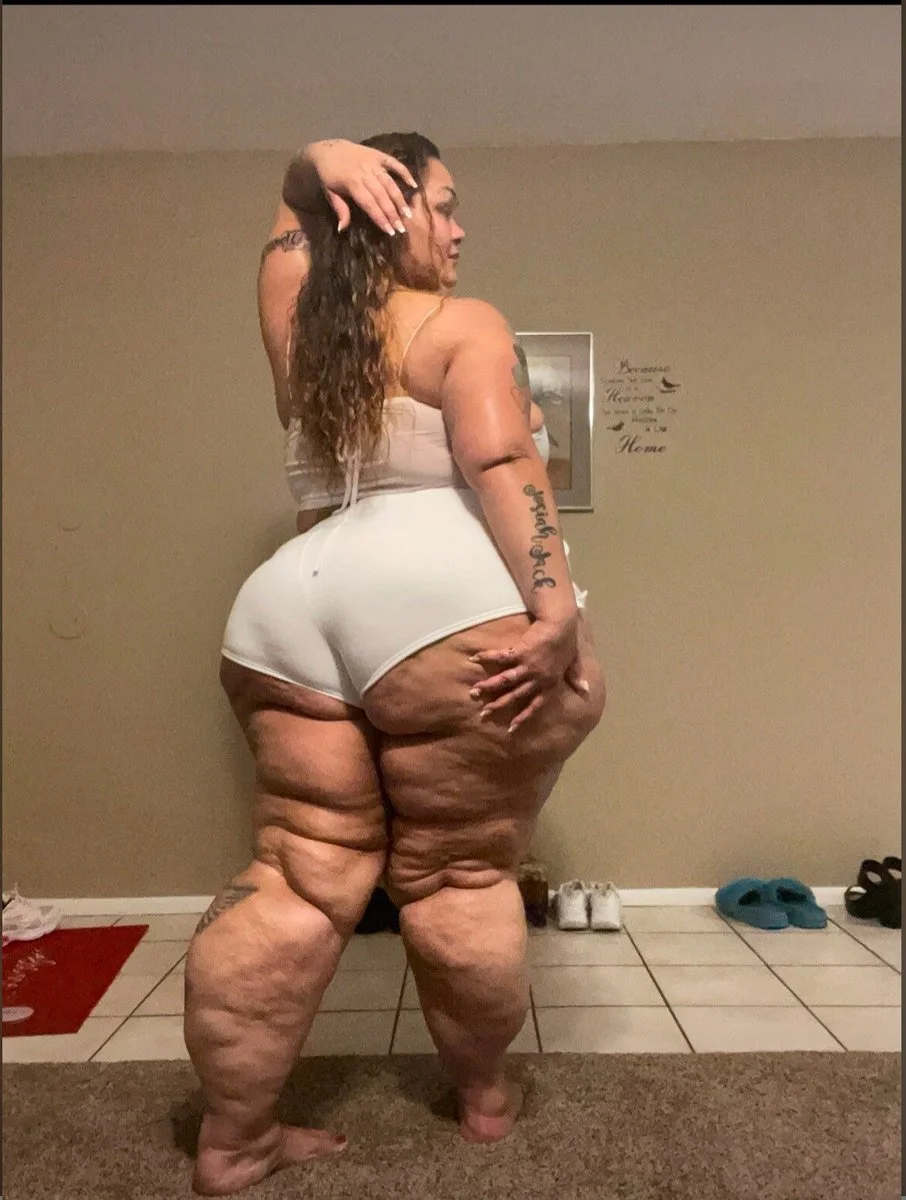 Latina SSBBW Goddess image 15