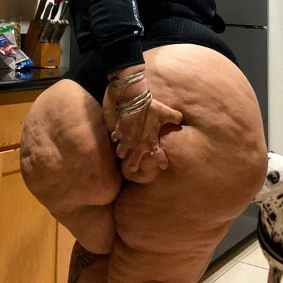 Latina SSBBW Goddess image 19