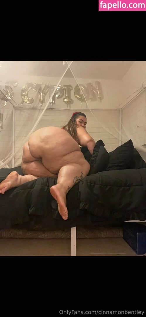 Latina SSBBW Goddess image 2