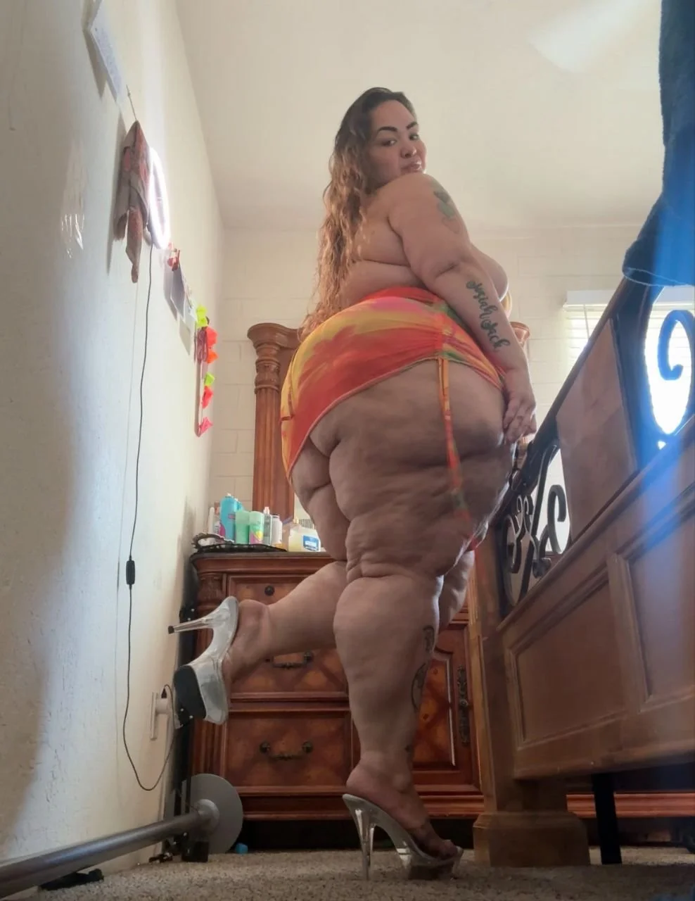 Latina SSBBW Goddess image 8