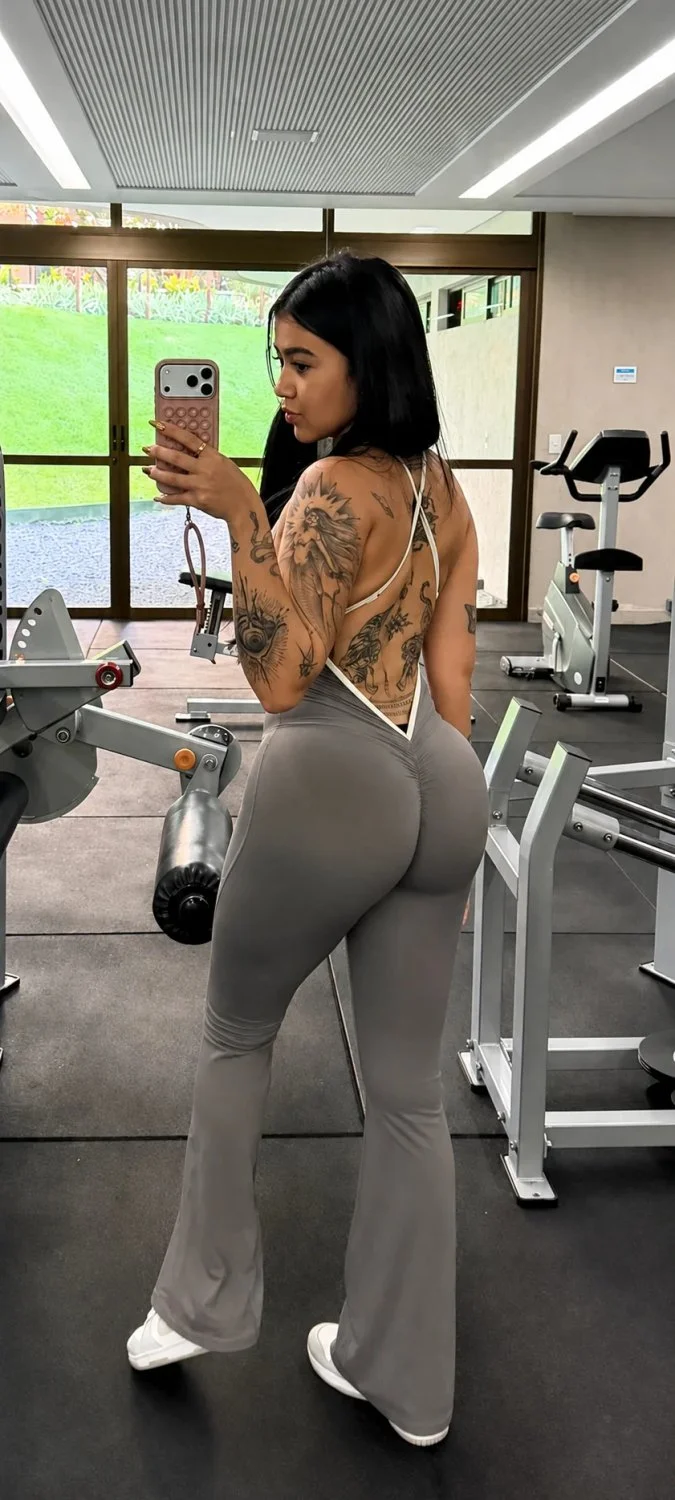 Beca novinha image 3