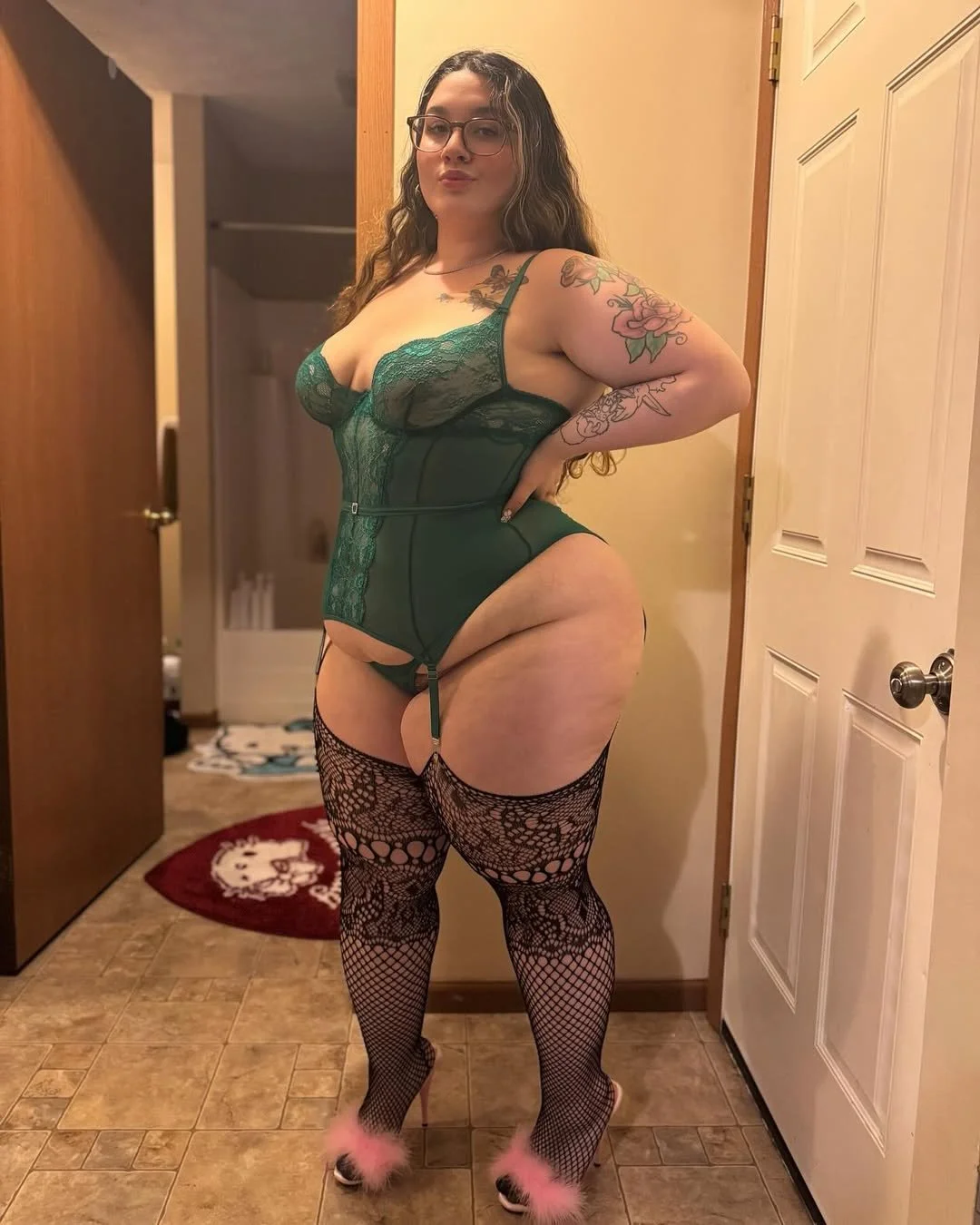 Chubby>TeenMistress image 6