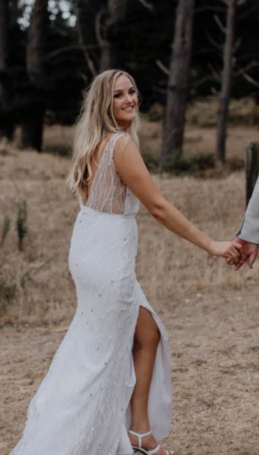 Slut wife Ani has an amazing bod that everyone should enjoy main image