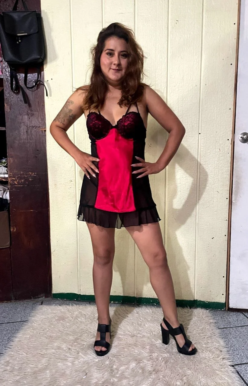 Latina image 31
