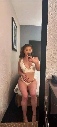 Lola sexy little slut image 3