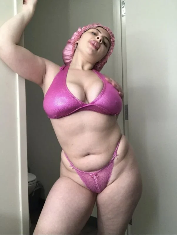 Pendeja Argentina gordita blanquita con enormes par de tetas ricas putita caliente nudes image 2