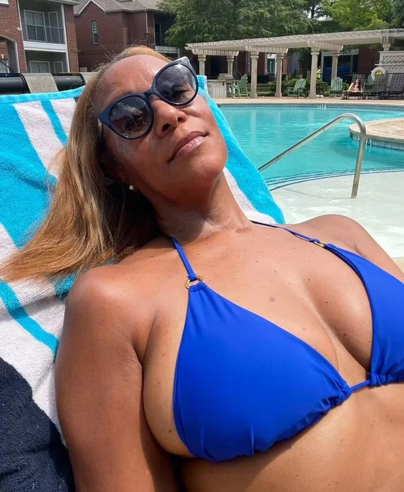 More Ebony Sandra image 10