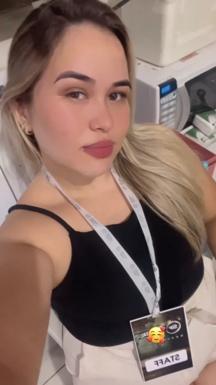 Gordinha loira deliciosa vz image 3