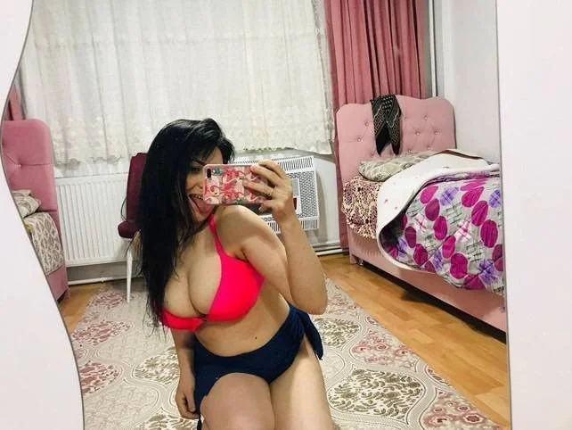 Nude exposures of a married woman image 6