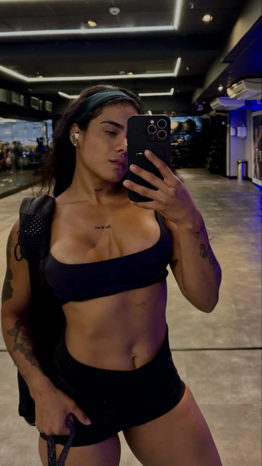 Novinha morena cavalona sentando gostoso no moreno bem dotado image 12