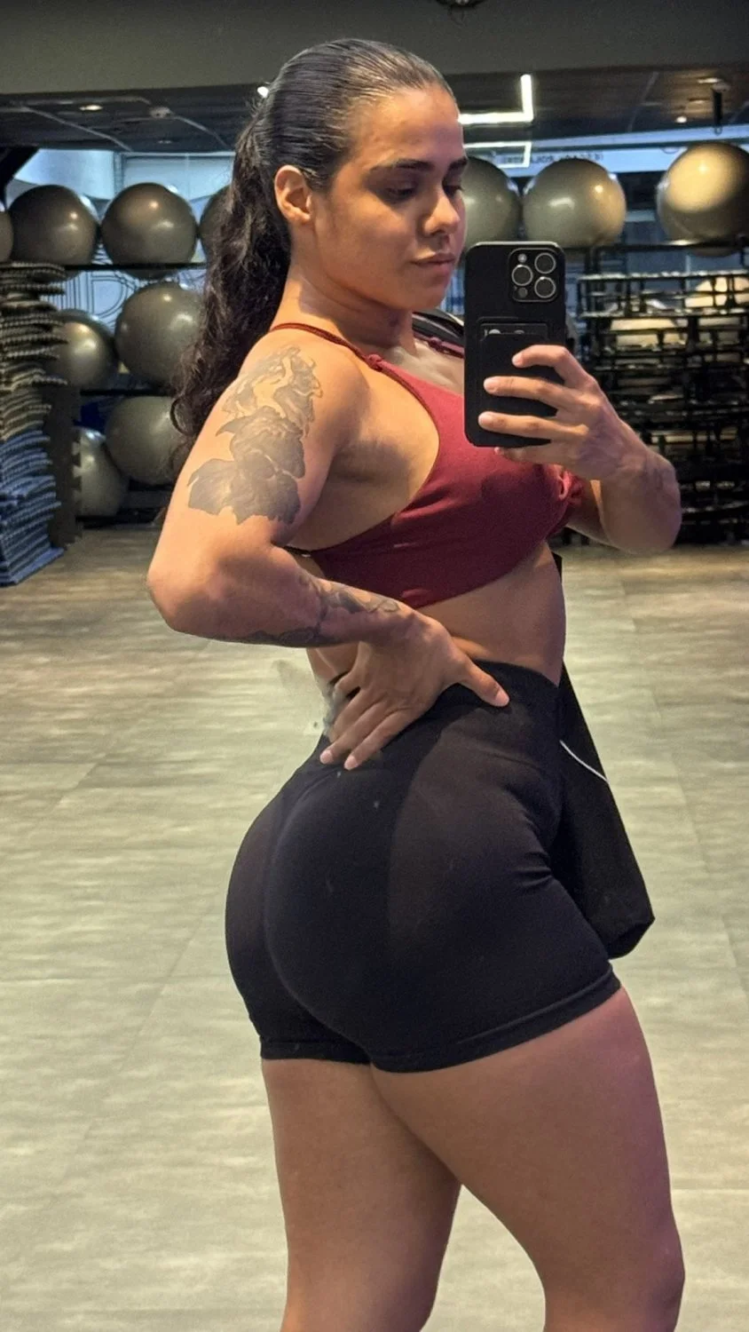 Novinha morena cavalona sentando gostoso no moreno bem dotado image 2