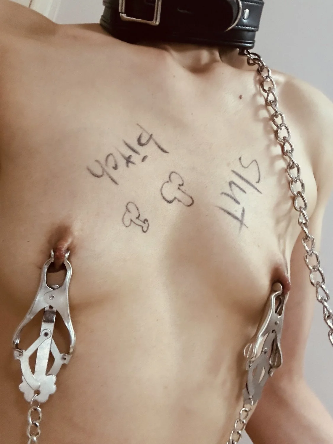 Asian slave Katie exposing her torture image 12