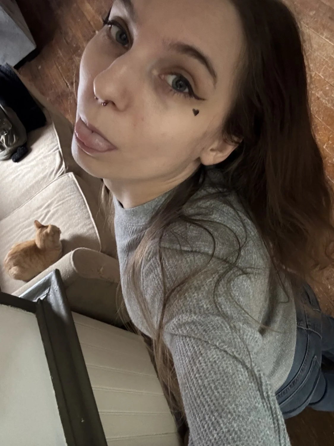 my wife’s faceporn selfies🤤 image 21