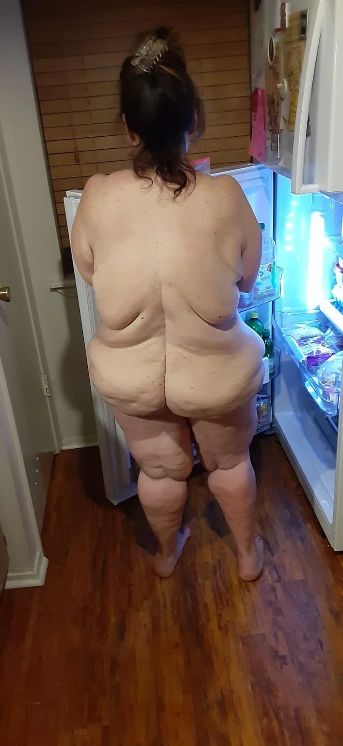 Bbw saggy tits, saggy belly, fat ass, slutty feet wife image 13