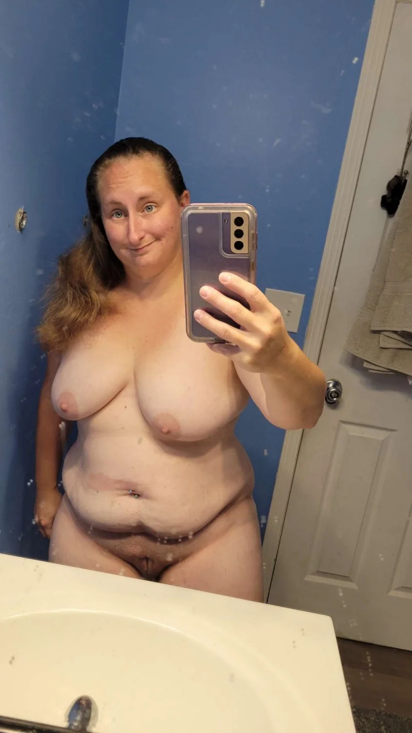 Amateur wives and girlfriends image 5