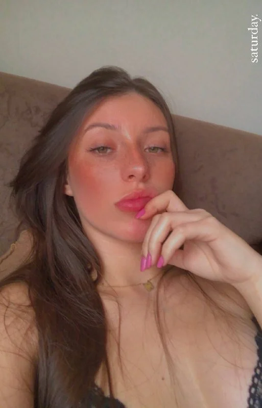 Novinha gata do insta vazada mandando nudes pro amigo! novinha, vazou, vazados, vazada, amador main image