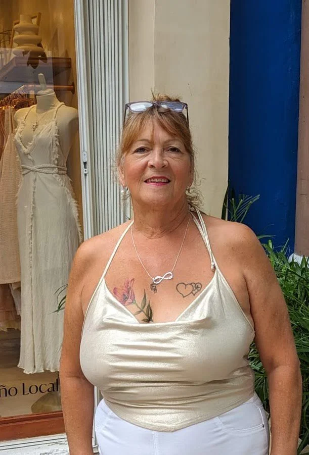 Sexy UK milf image 4