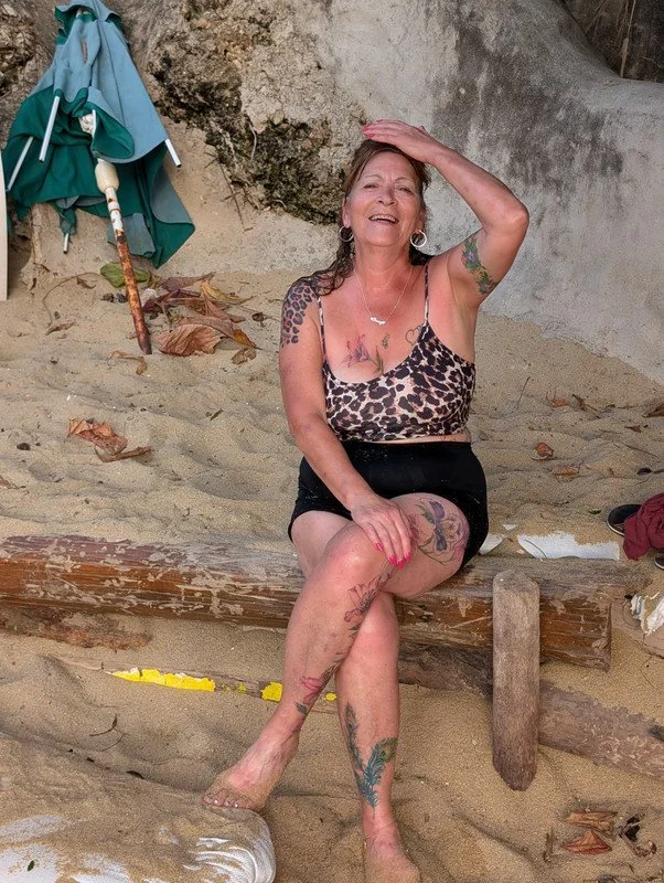Sexy UK milf image 5