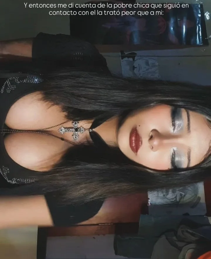 Morena adolescente tetona image 6