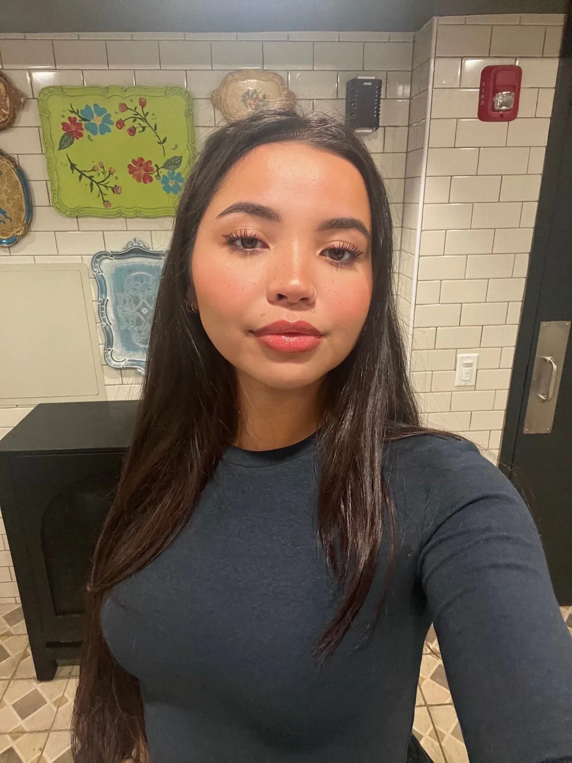 Emma loves sharing her sexy body part 1 image 41