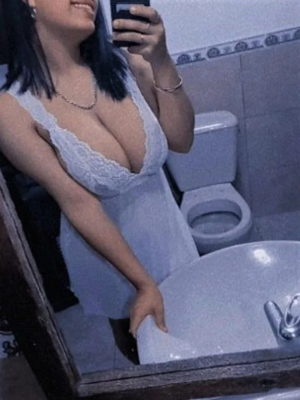 INSANE super stacked latina needs bbc image 4