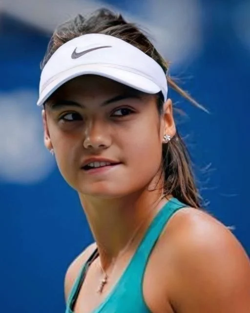 Sexy tennis player Emma Raducanu! image 12
