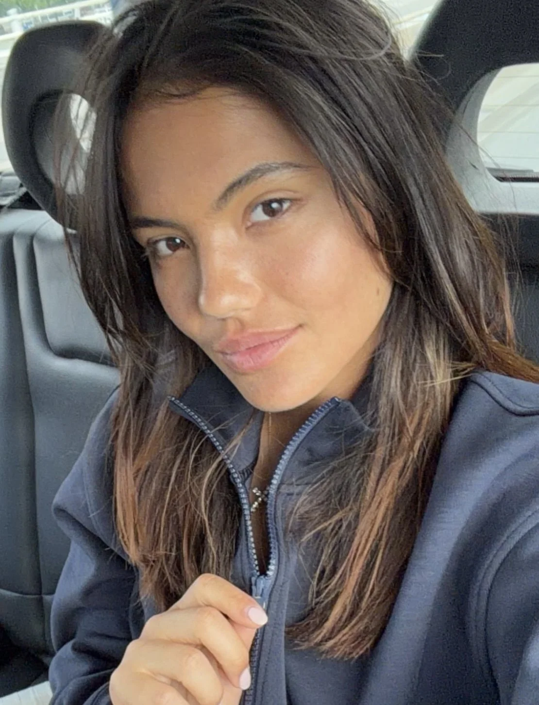 Sexy tennis player Emma Raducanu! image 20