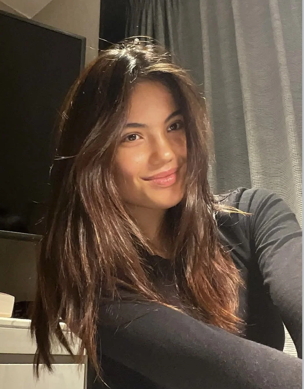 Sexy tennis player Emma Raducanu! image 5