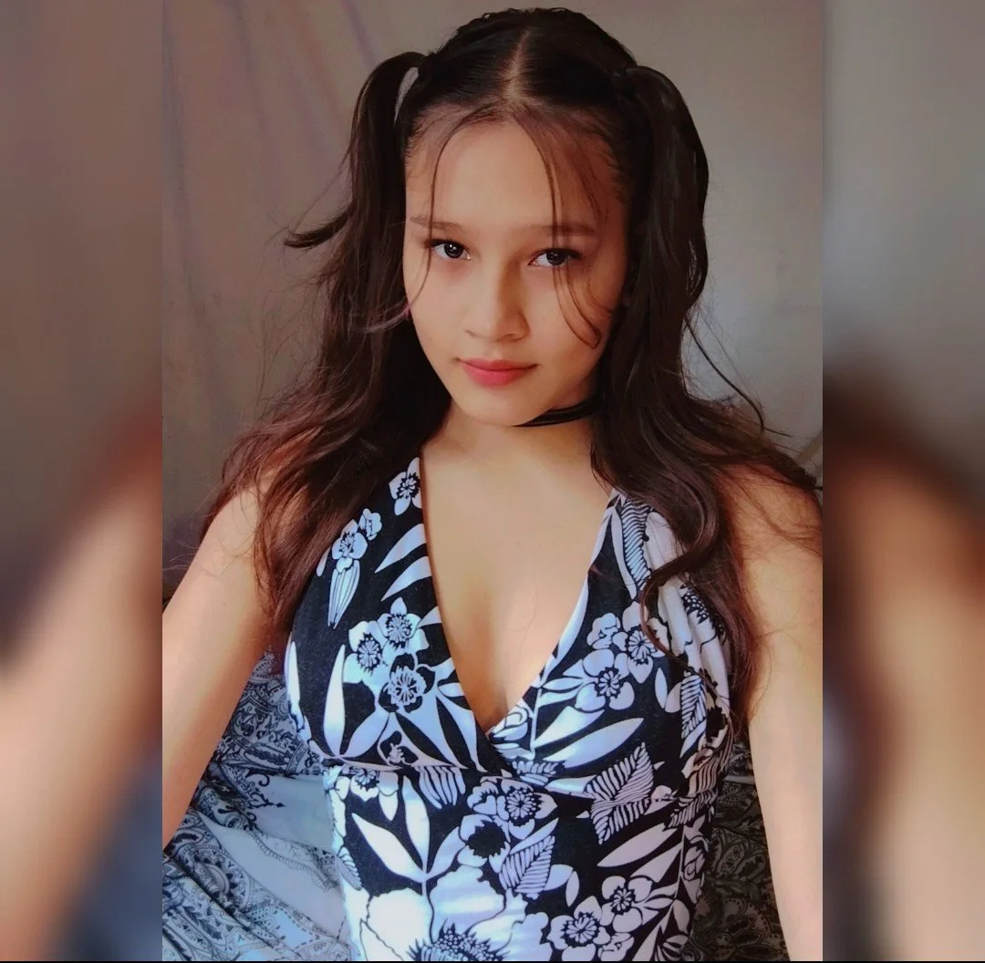 Celeste 🥵 foto de sus tetas 19 años image 15