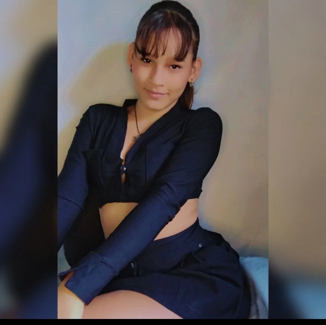 Celeste 🥵 foto de sus tetas 19 años image 3