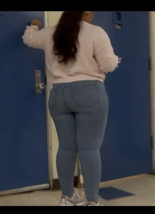 Curvy Latina image 2