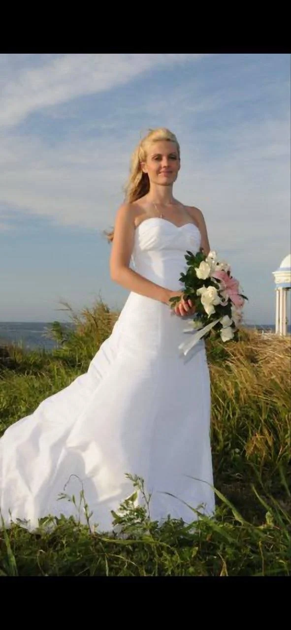 Innocent blonde Pawg wife is a leaked webslut main image