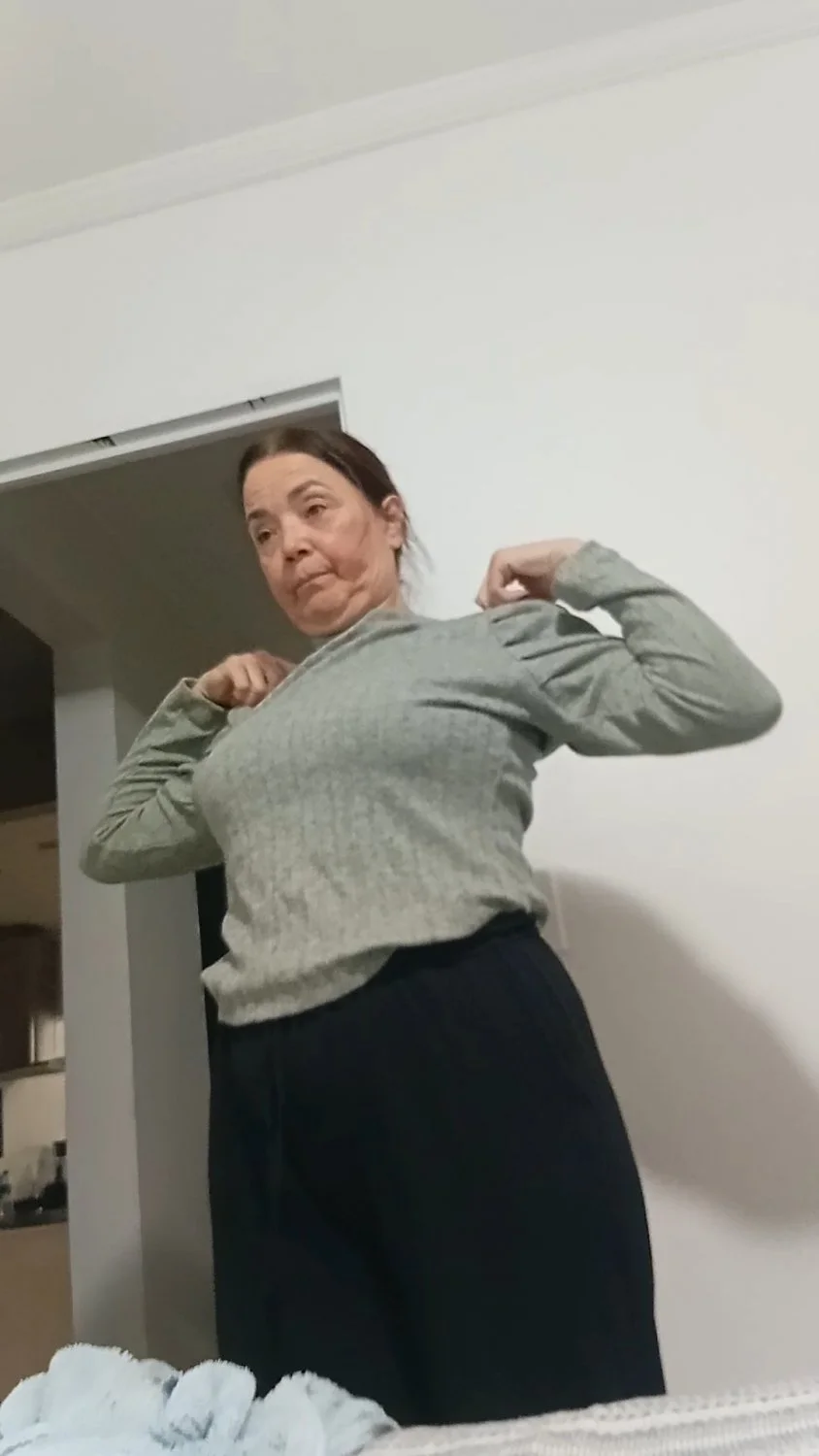 Brazilian big tit milf Amanda image 18