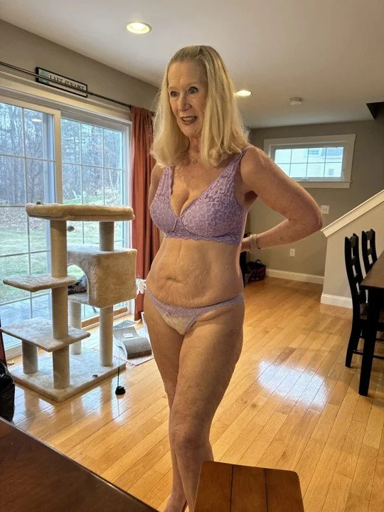 GILF ALICE image 12