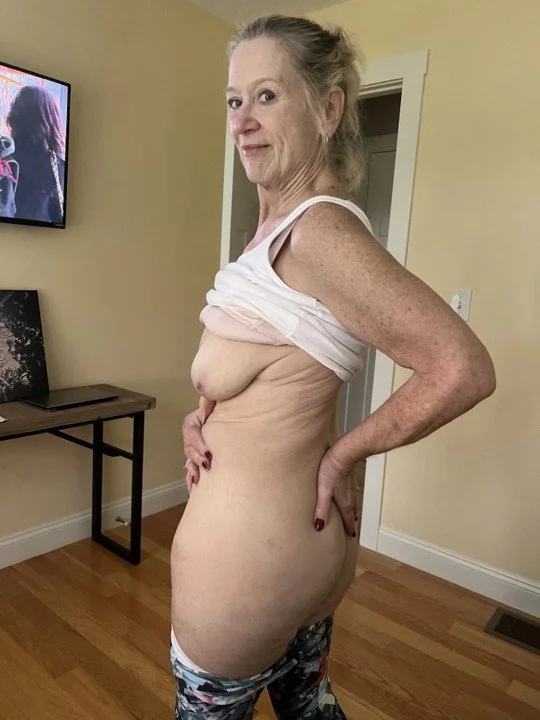 GILF ALICE image 4