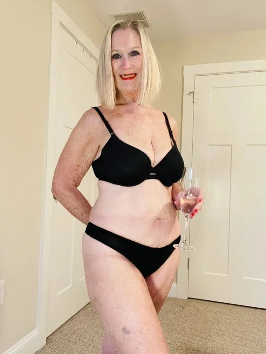 GILF ALICE image 5