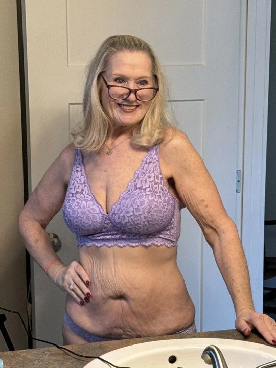 GILF ALICE image 6