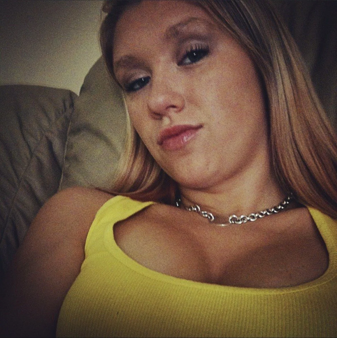 Katlin, the blonde milf with the perfect tits main image