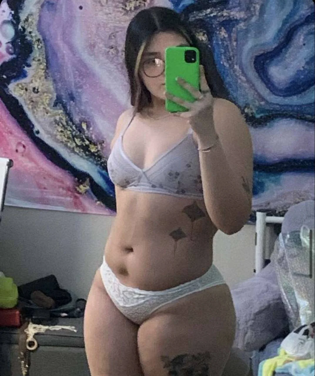 Thick latina teen ass cheeks main image