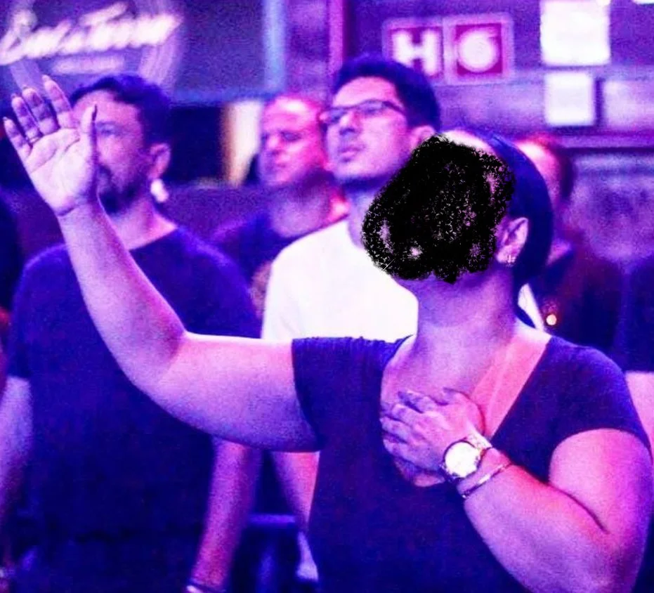 Marido "crente" tem fetiche em exibir a esposa "crente" filma ela escondido pros machos bater uma image 2