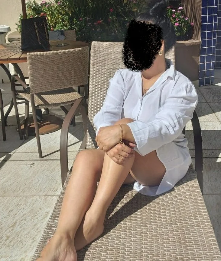 Marido "crente" tem fetiche em exibir a esposa "crente" filma ela escondido pros machos bater uma image 6
